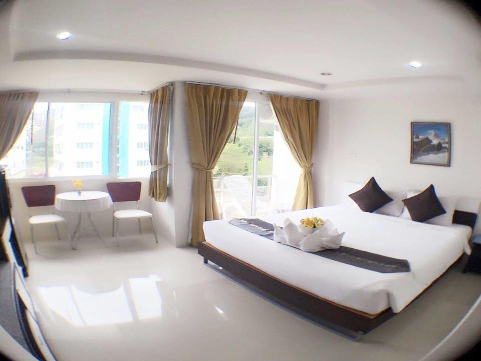 Swiss House Hotel Patong Exterior photo